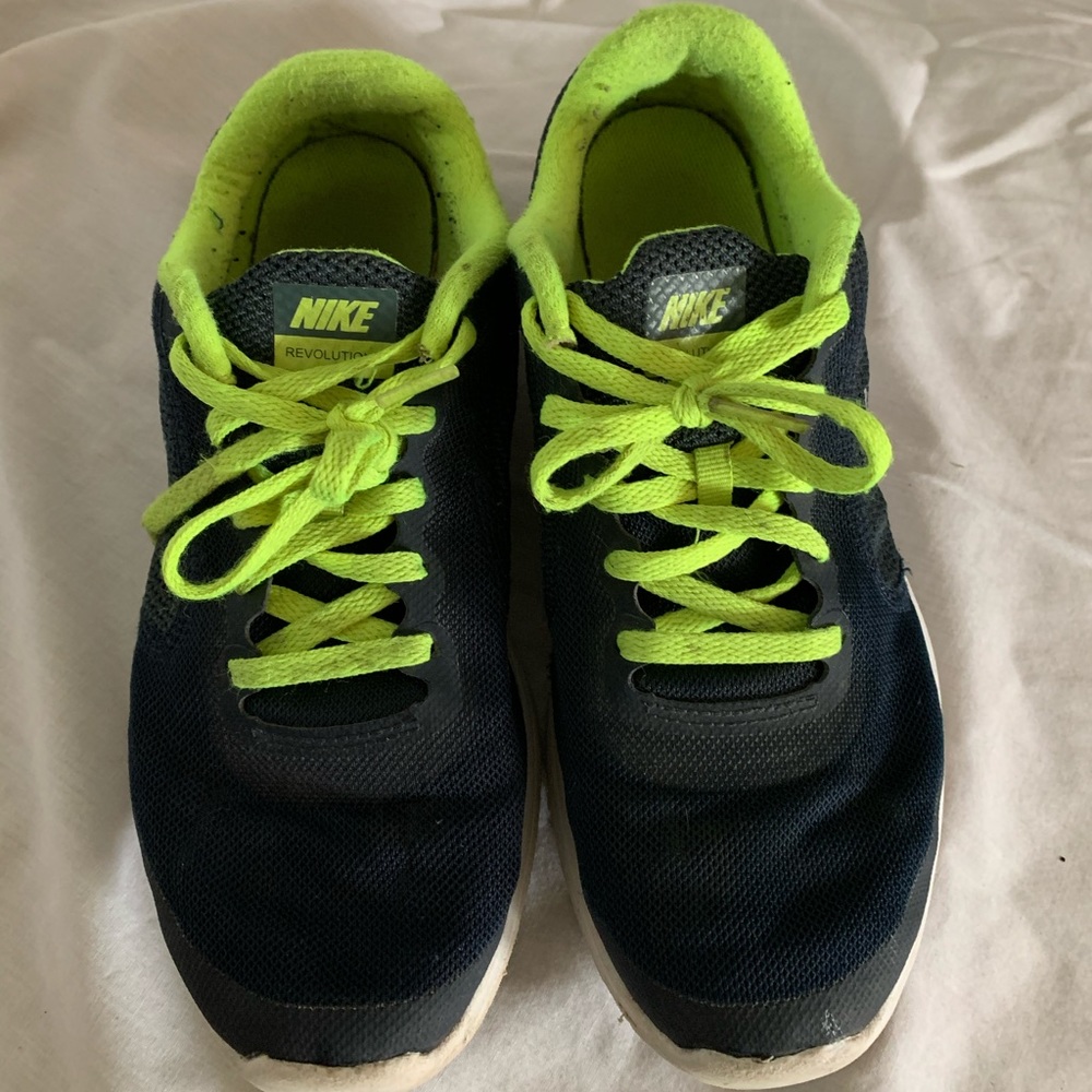 Nike Revolution 3 Boys Tennis Shoes